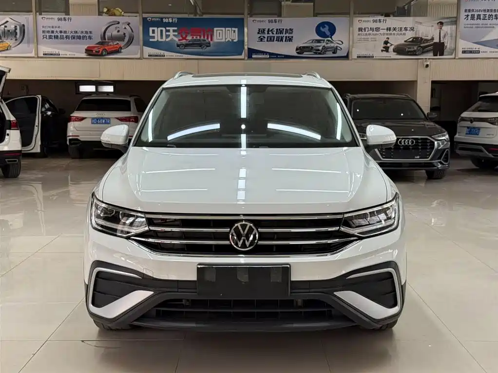 Volkswagen Tiguan L — фото 2