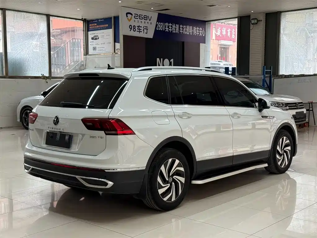 Volkswagen Tiguan L — фото 4