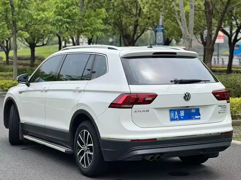 Volkswagen Tiguan L — фото 8