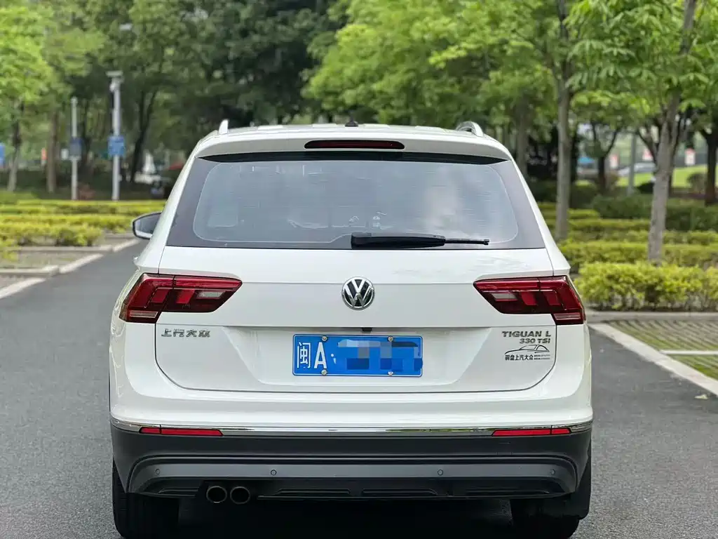 Volkswagen Tiguan L — фото 9