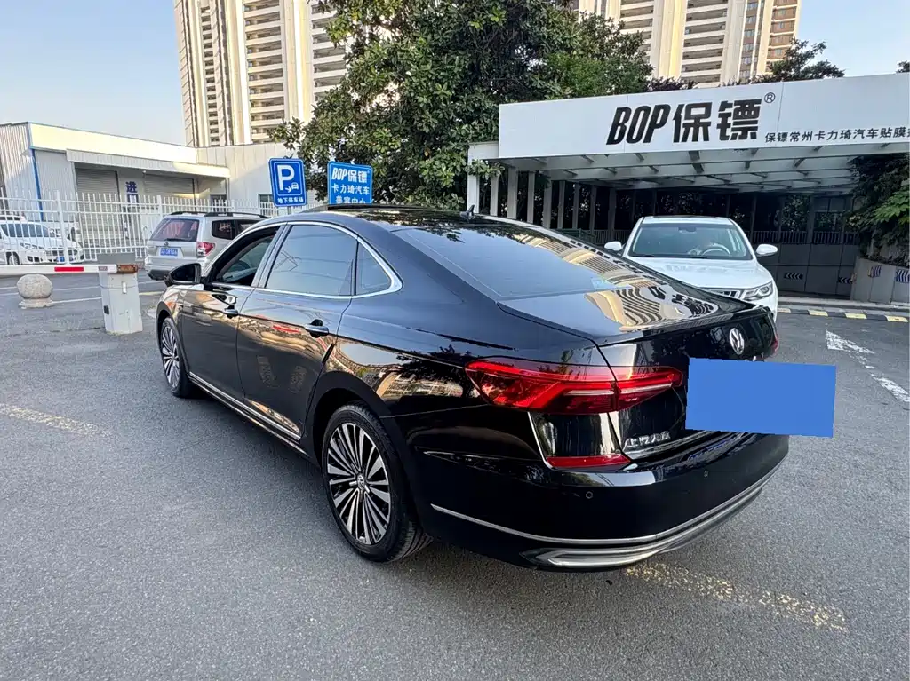 Volkswagen Passat — фото 6