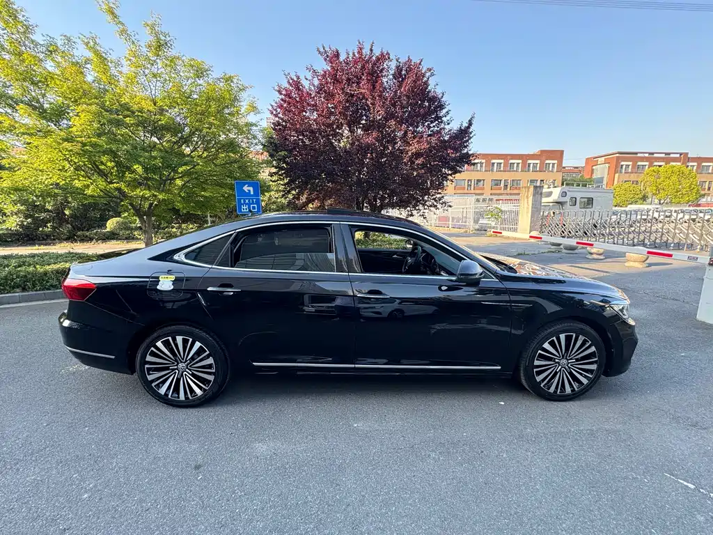 Volkswagen Passat — фото 7