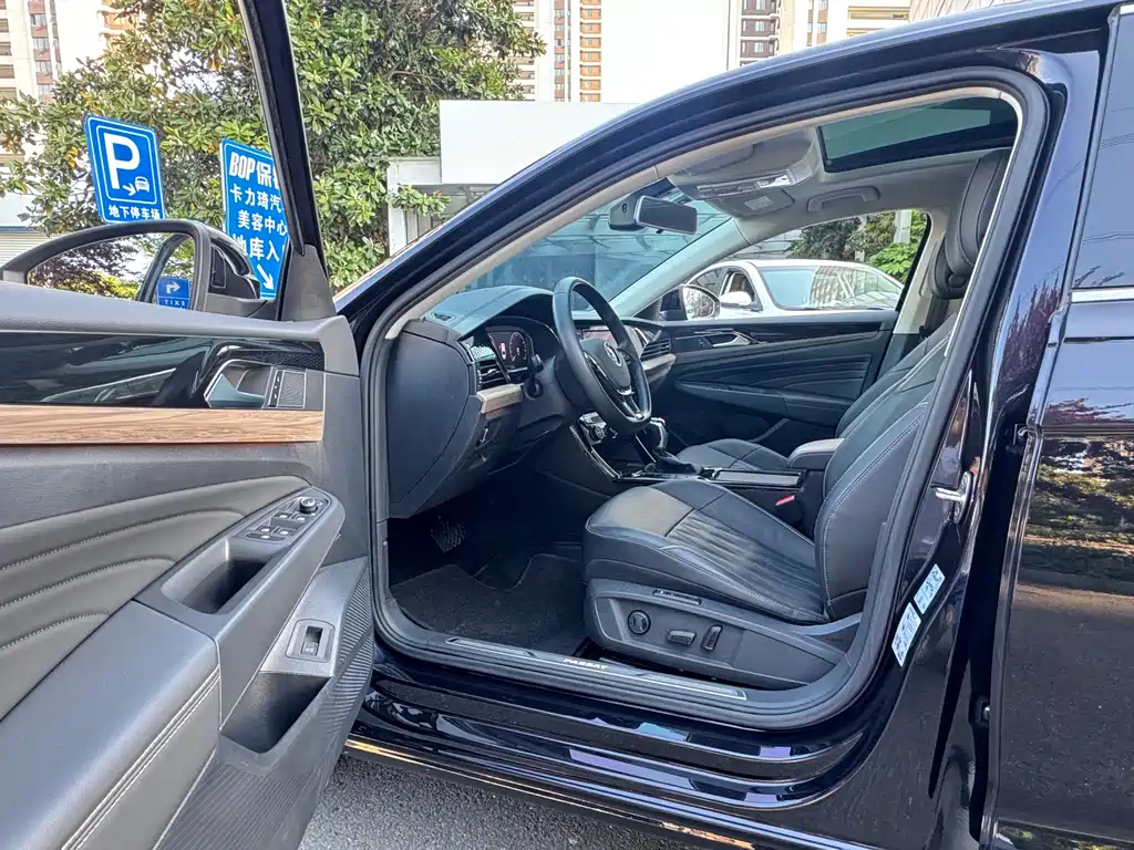 Volkswagen Passat — фото 8