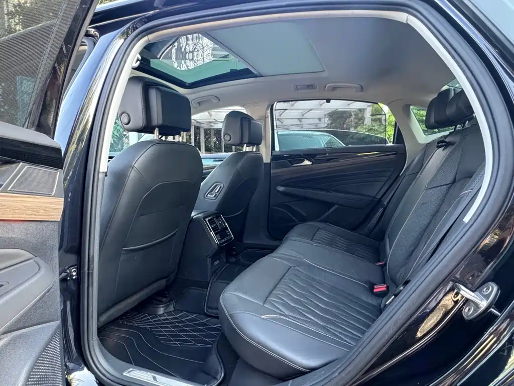 Volkswagen Passat — фото 9