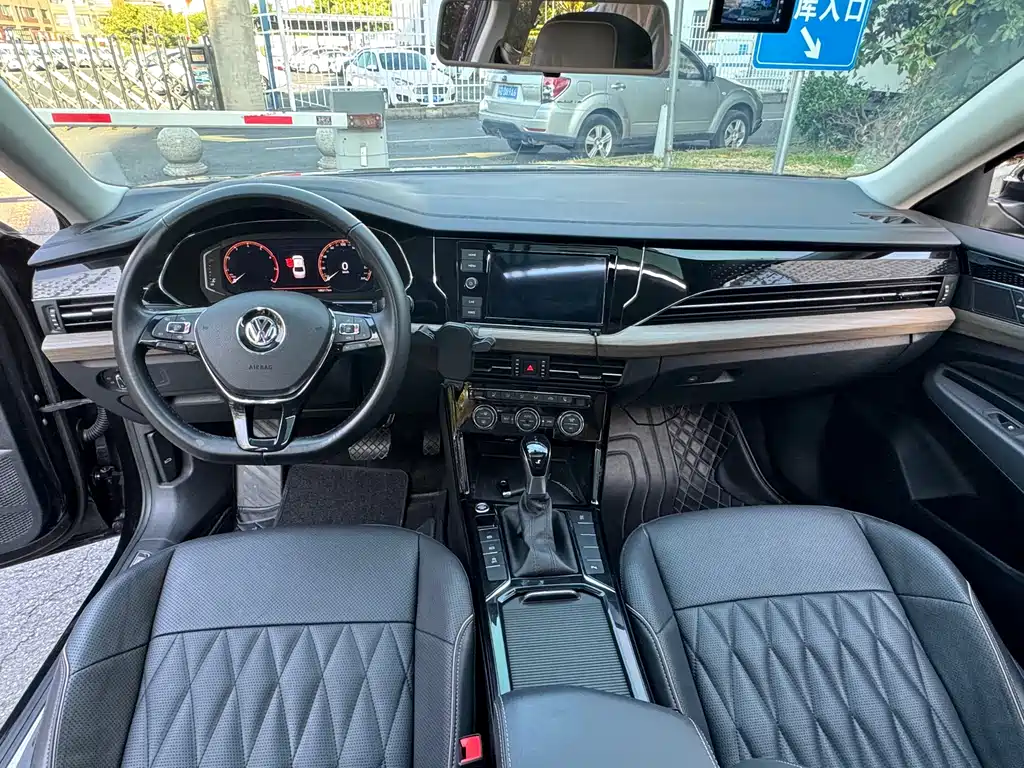 Volkswagen Passat — фото 10