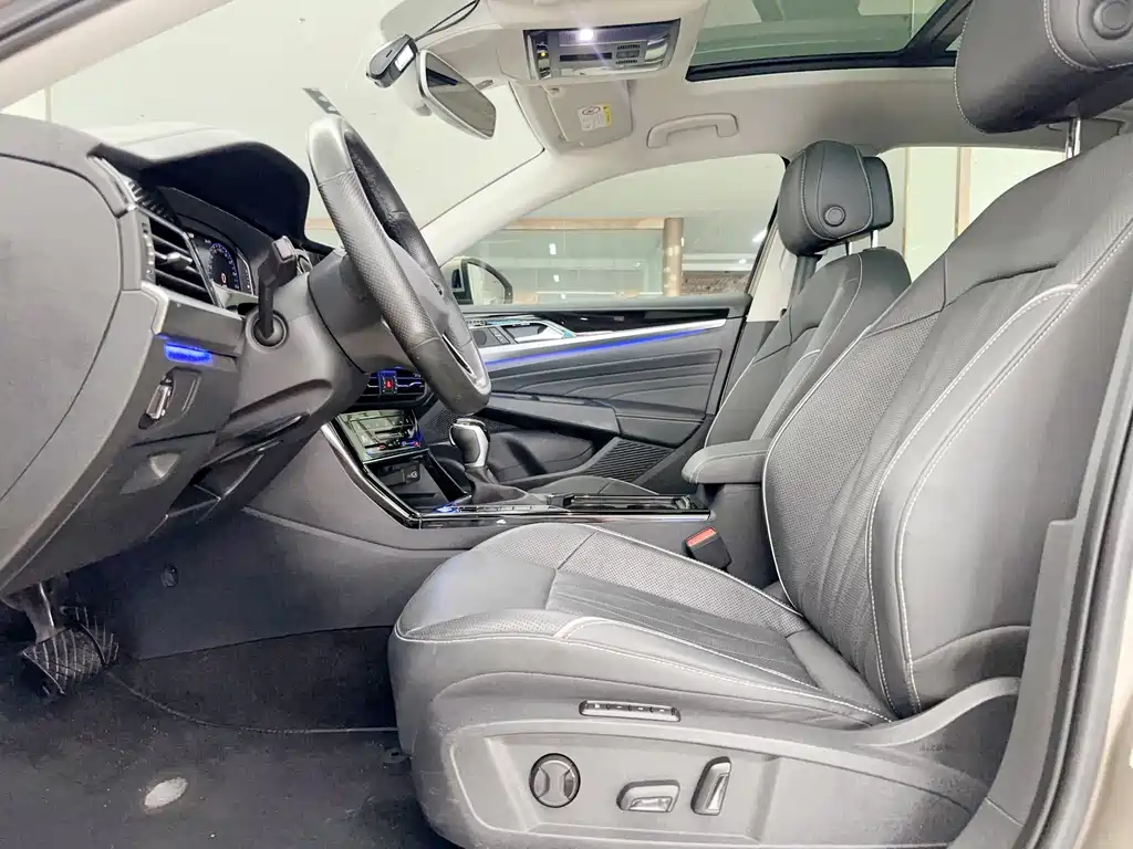 Volkswagen Passat — фото 11