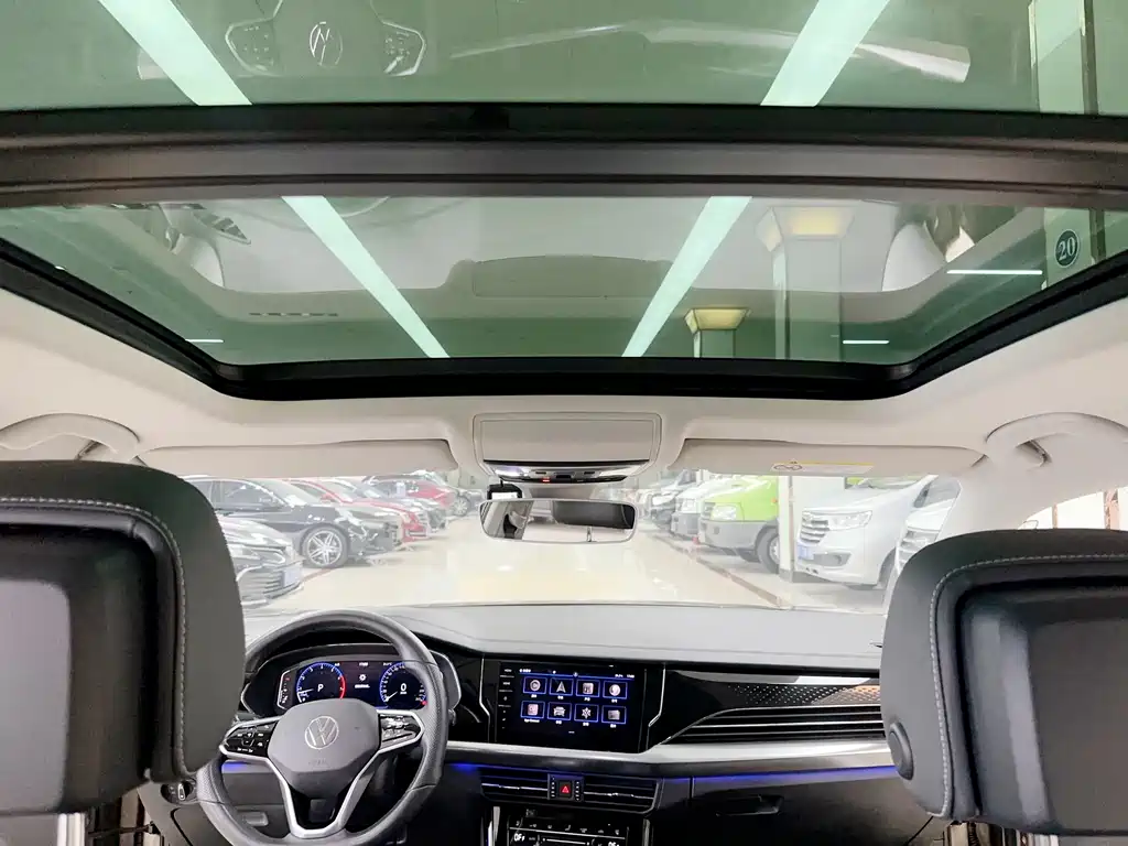 Volkswagen Passat — фото 17