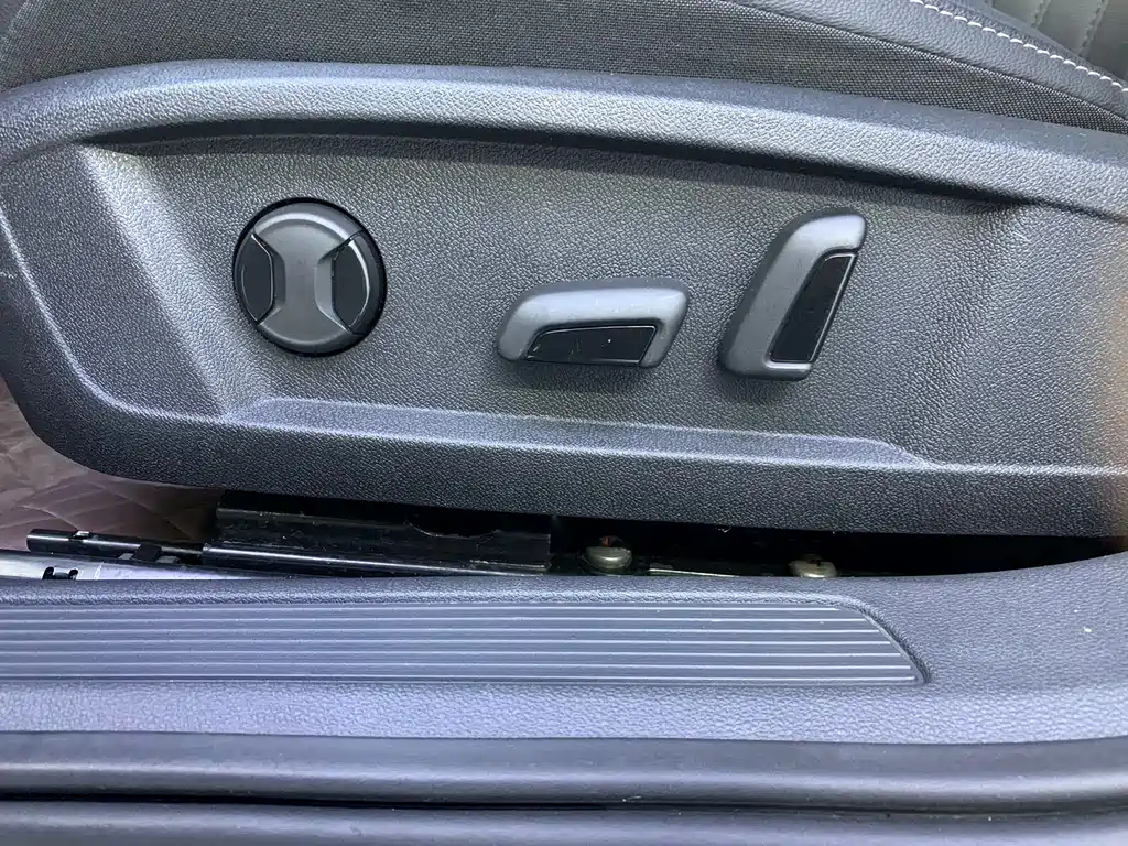 Volkswagen Passat — фото 8