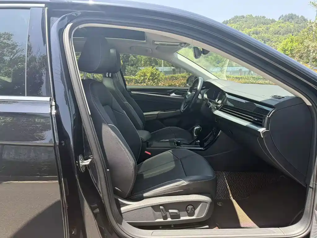 Volkswagen Passat — фото 6