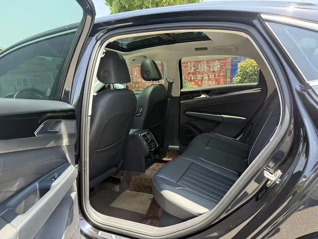 Volkswagen Passat — фото 9