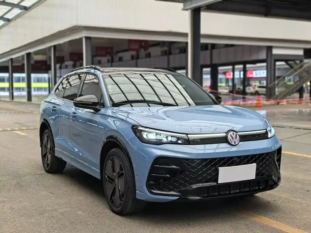Volkswagen Tiguan L — фото 3