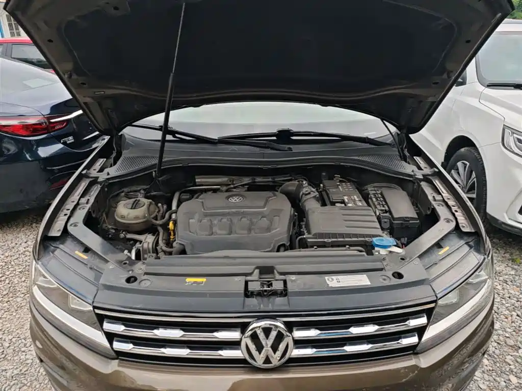 Volkswagen Tiguan L — фото 20
