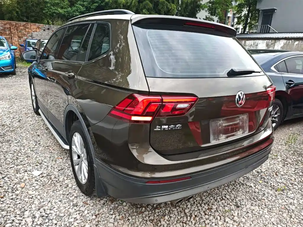 Volkswagen Tiguan L — фото 5