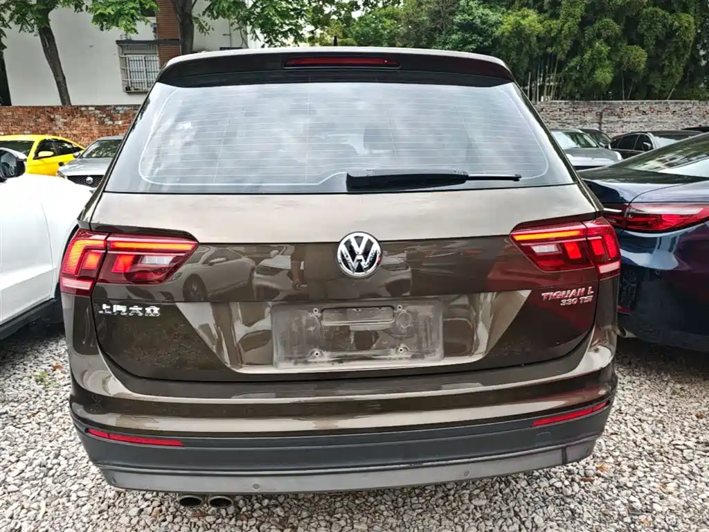Volkswagen Tiguan L — фото 6