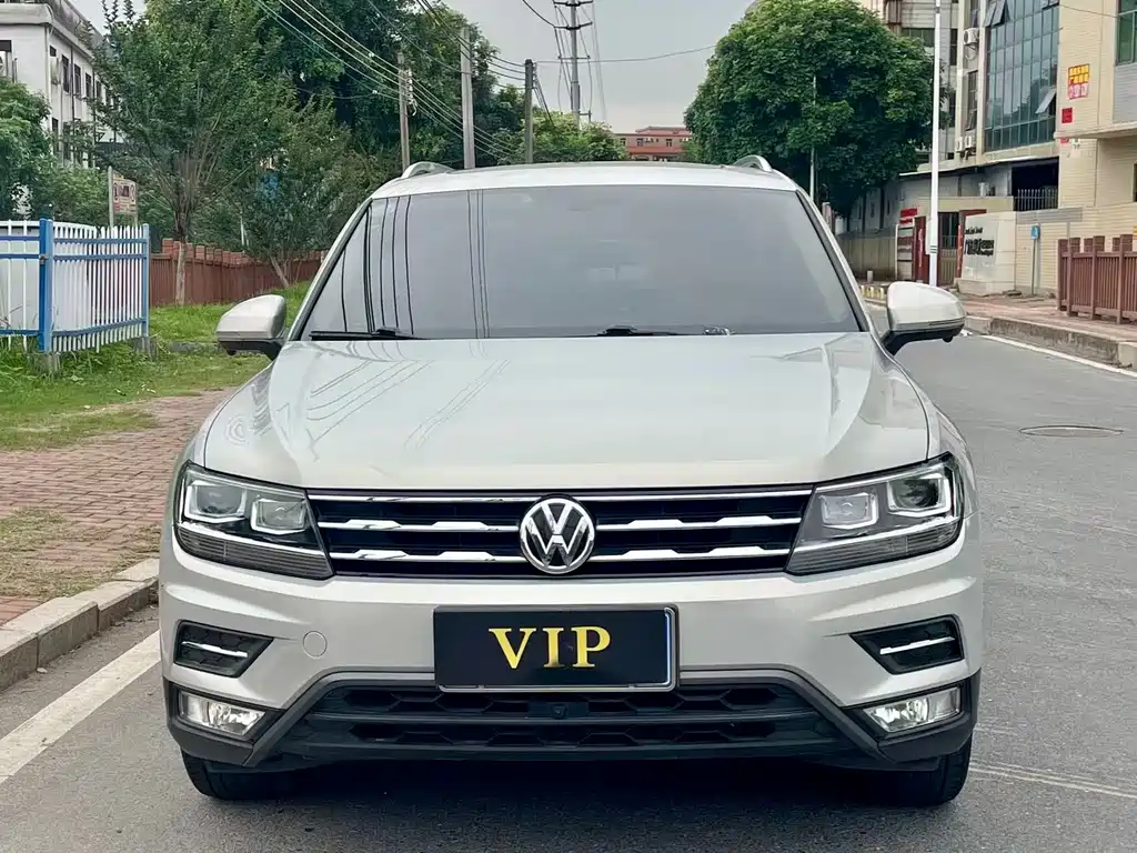 Volkswagen Tiguan L — фото 2