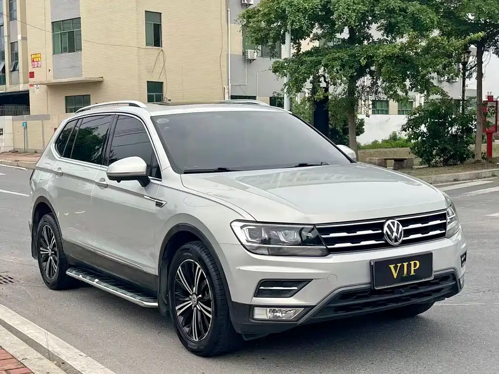 Volkswagen Tiguan L — фото 3