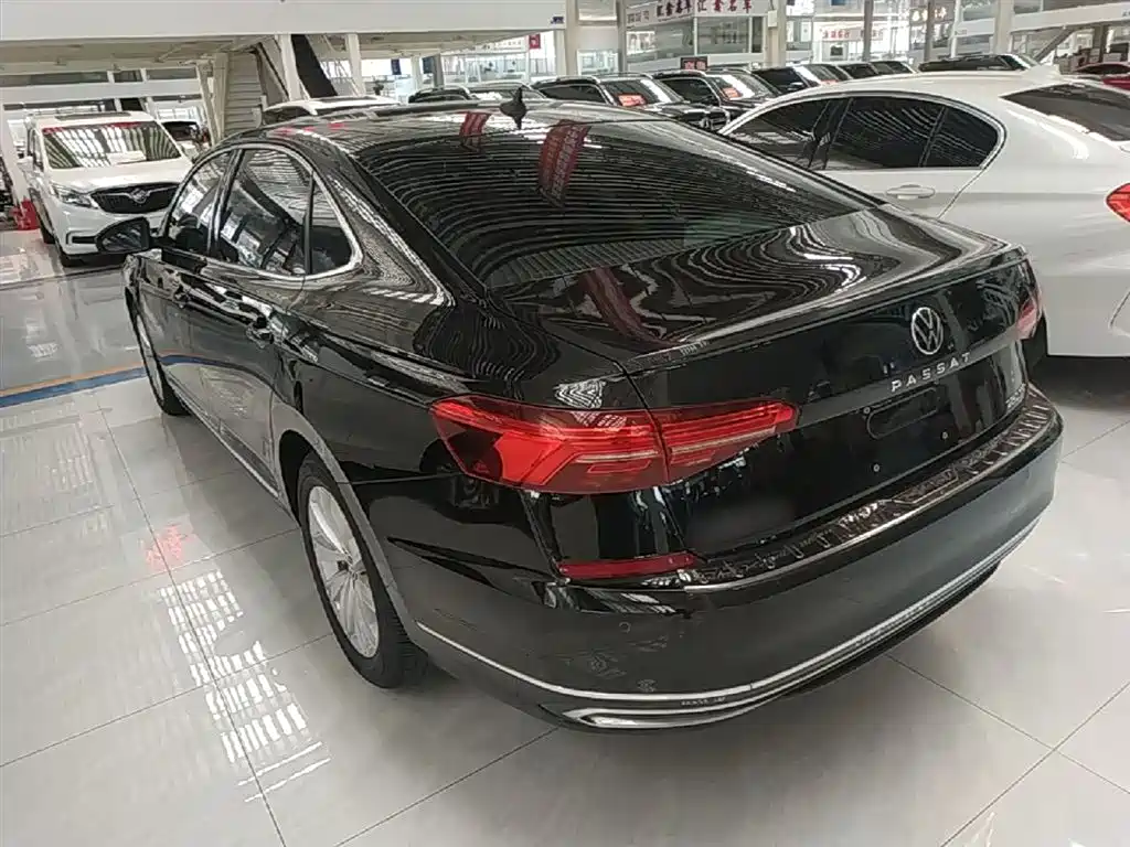 Volkswagen Passat — фото 5