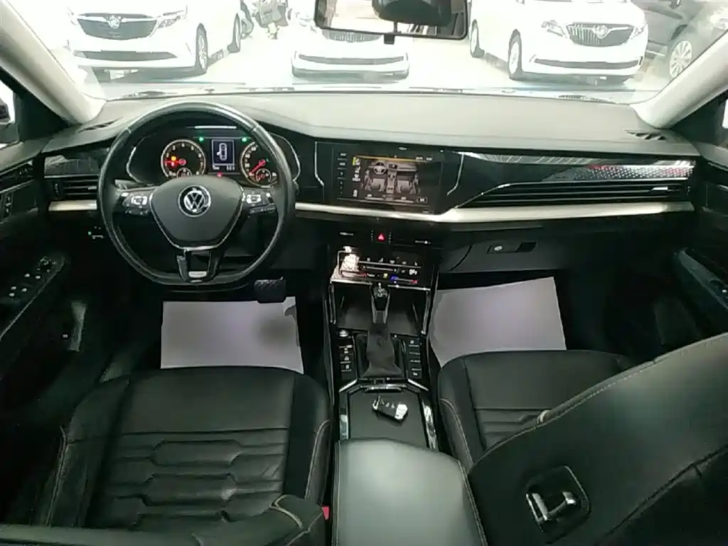 Volkswagen Passat — фото 10