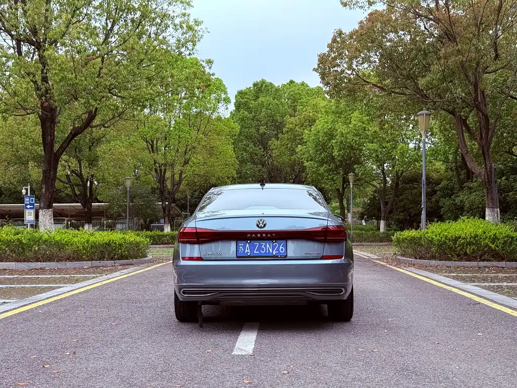 Volkswagen Passat — фото 5