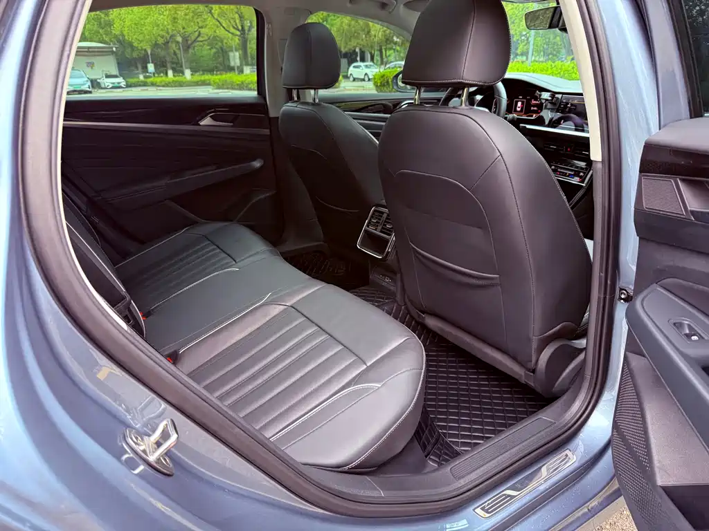 Volkswagen Passat — фото 10