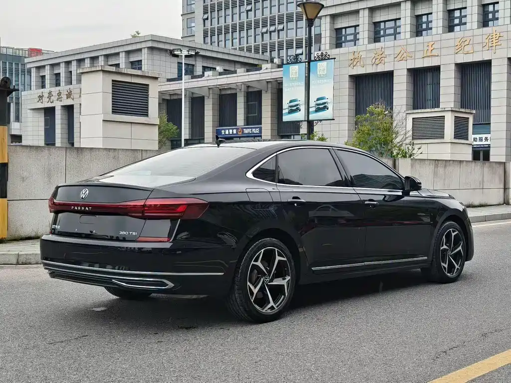 Volkswagen Passat — фото 5