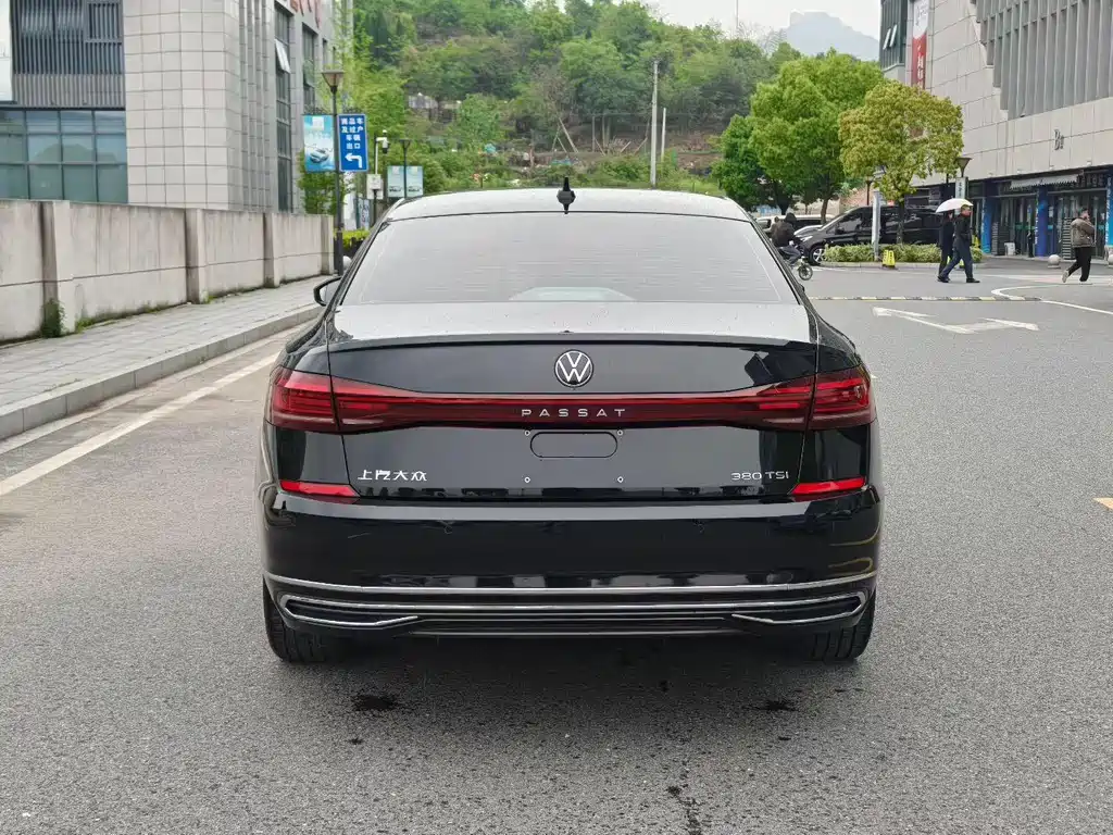 Volkswagen Passat — фото 9
