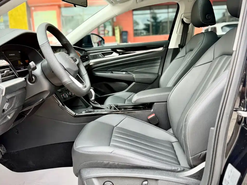 Volkswagen Passat — фото 10