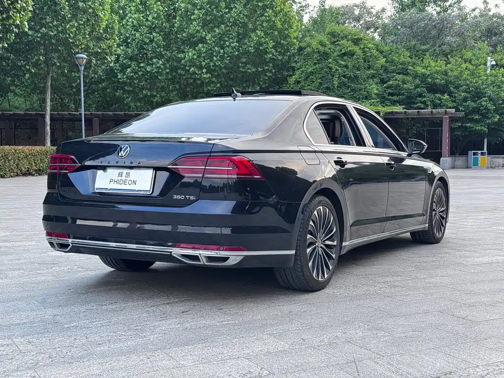 Volkswagen Phideon — фото 6
