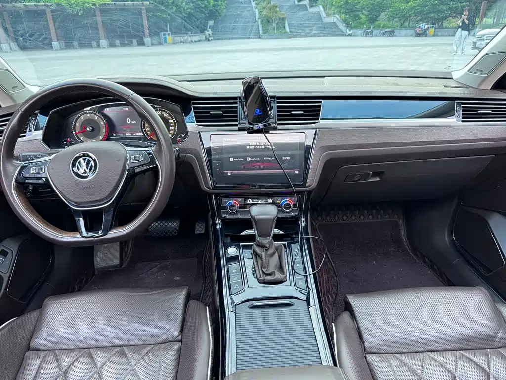 Volkswagen Phideon — фото 9