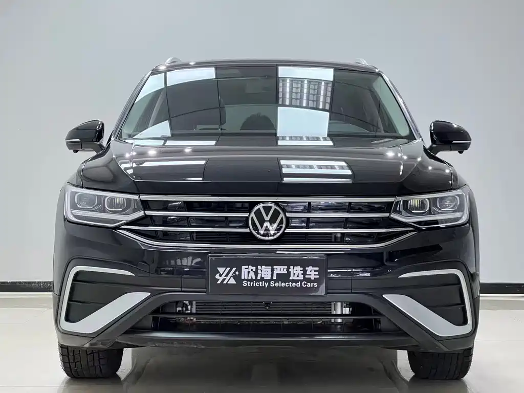 Volkswagen Tiguan L — фото 2