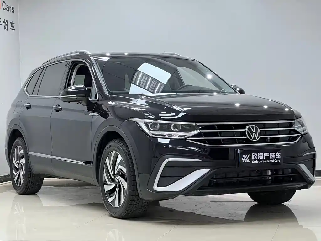 Volkswagen Tiguan L — фото 3