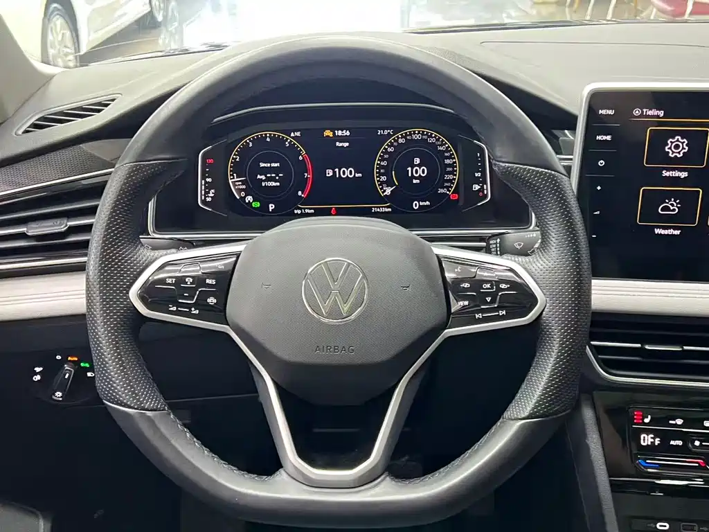 Volkswagen Tiguan L — фото 9