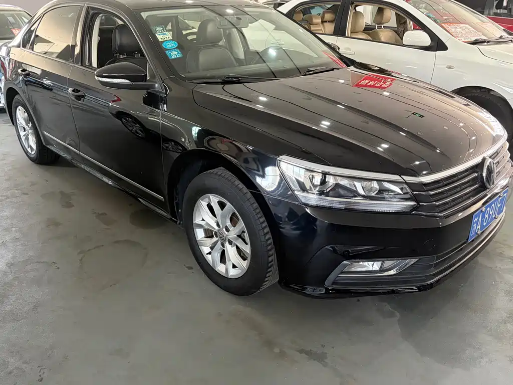 Volkswagen Passat — фото 6