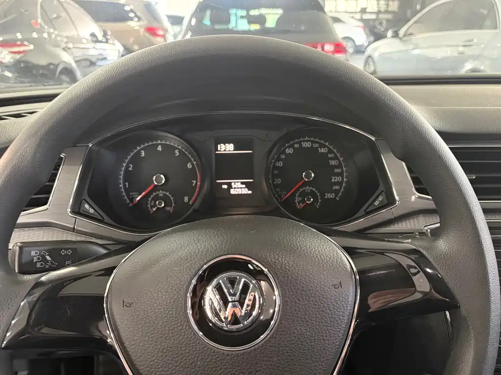 Volkswagen Passat — фото 9