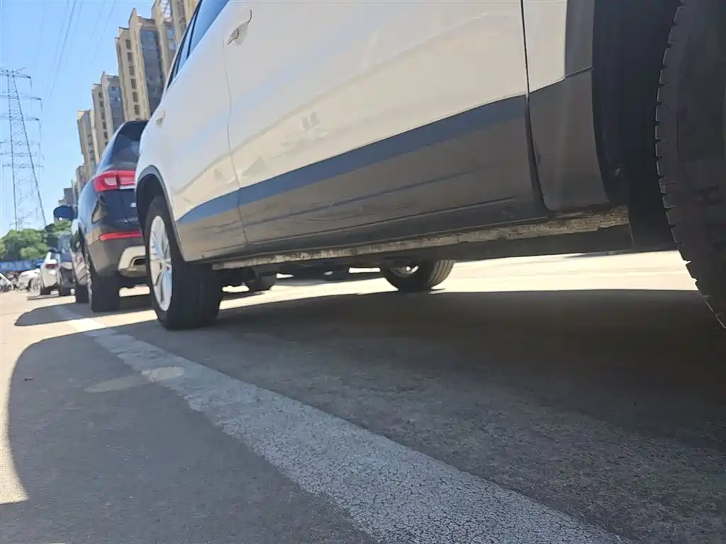 Volkswagen Tiguan — фото 21