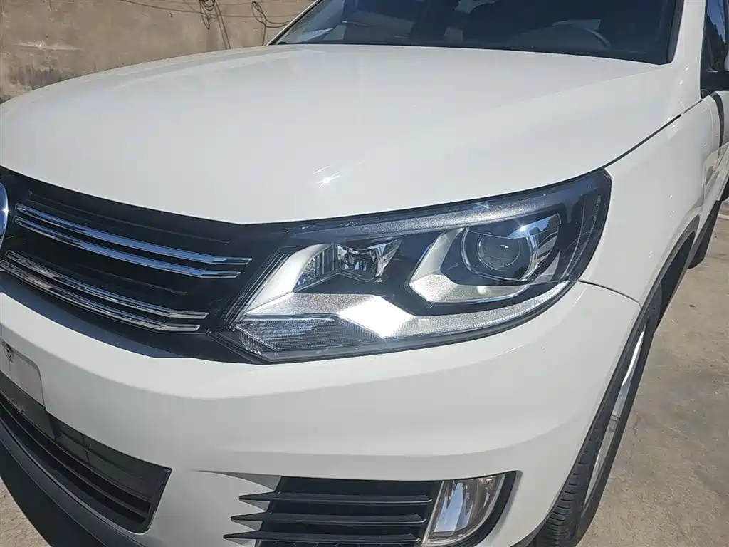 Volkswagen Tiguan — фото 24