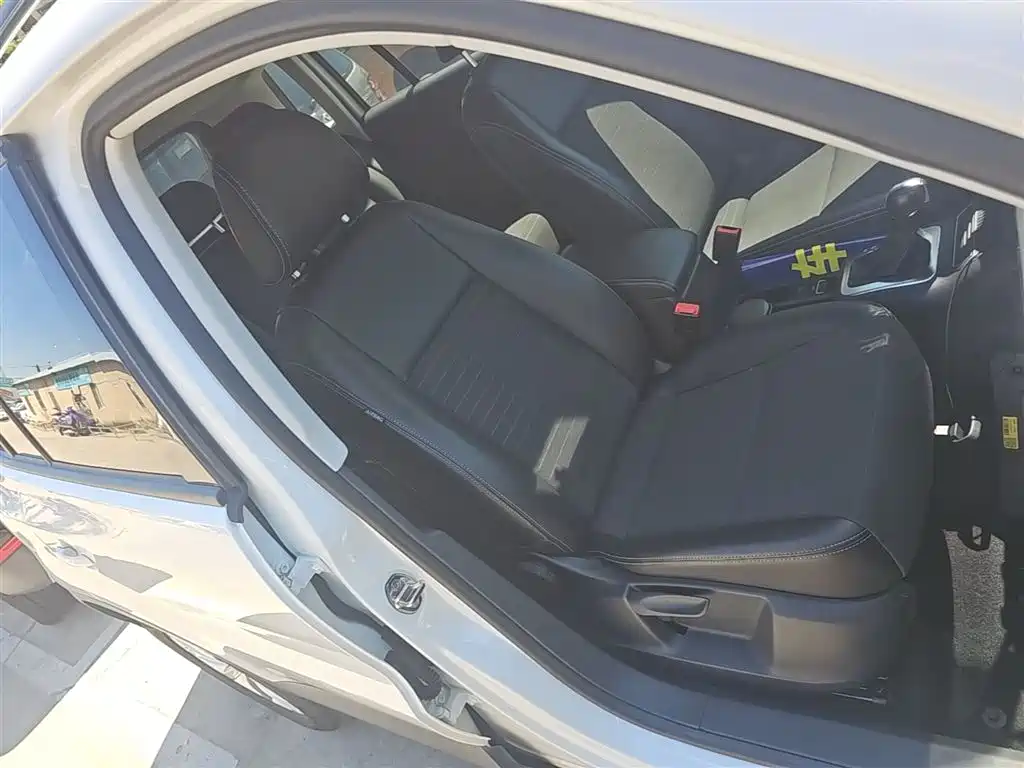 Volkswagen Tiguan — фото 25