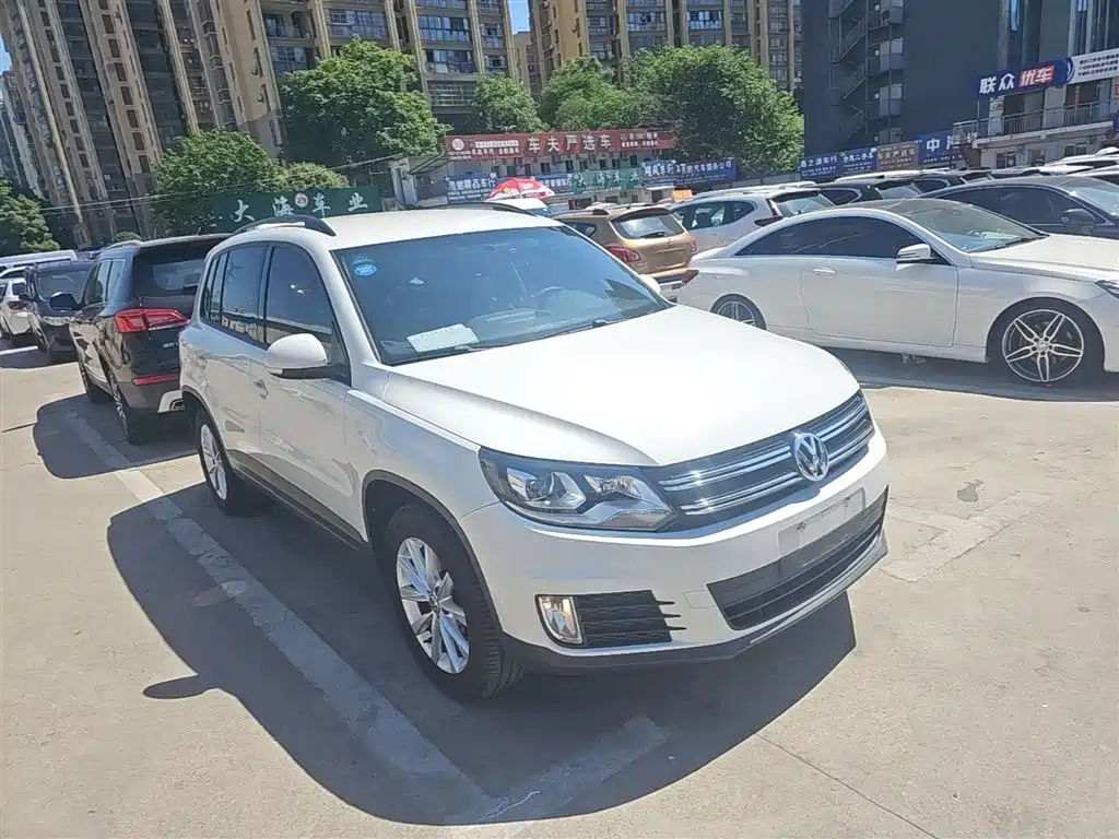 Volkswagen Tiguan — фото 4