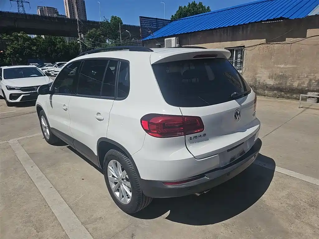 Volkswagen Tiguan — фото 5
