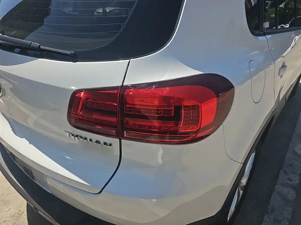 Volkswagen Tiguan — фото 8