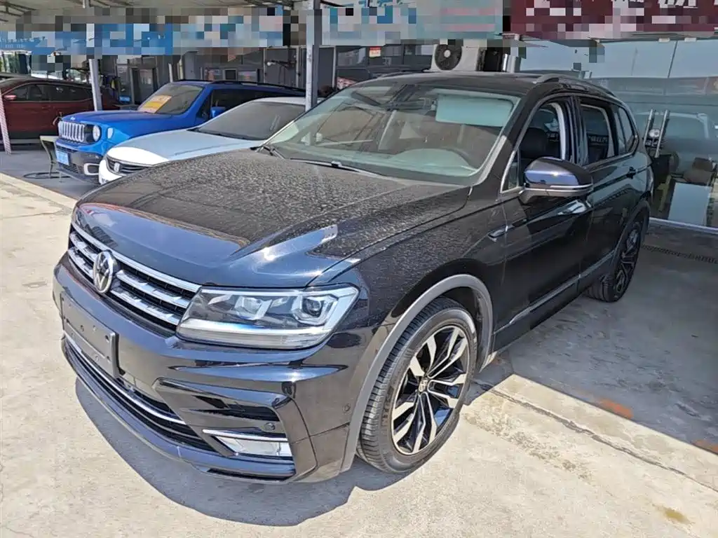 Volkswagen Tiguan L — фото 2
