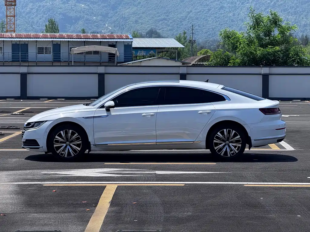 Volkswagen CC — фото 3