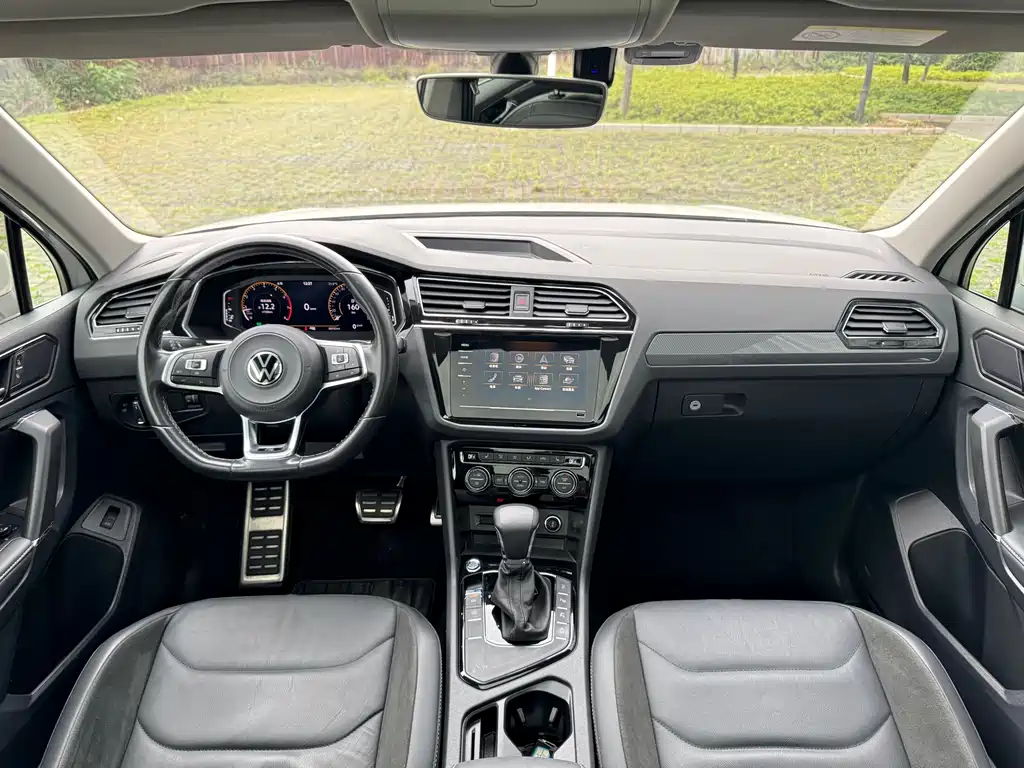Volkswagen Tiguan L — фото 7