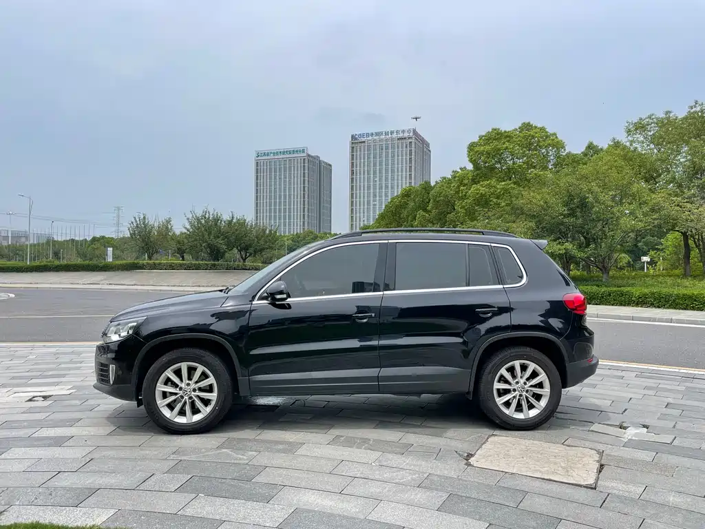 Volkswagen Tiguan — фото 5