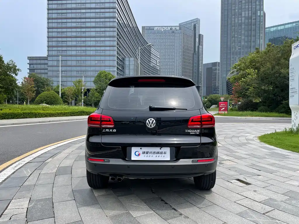 Volkswagen Tiguan — фото 7