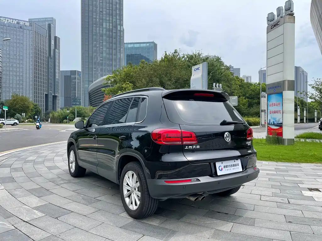 Volkswagen Tiguan — фото 8