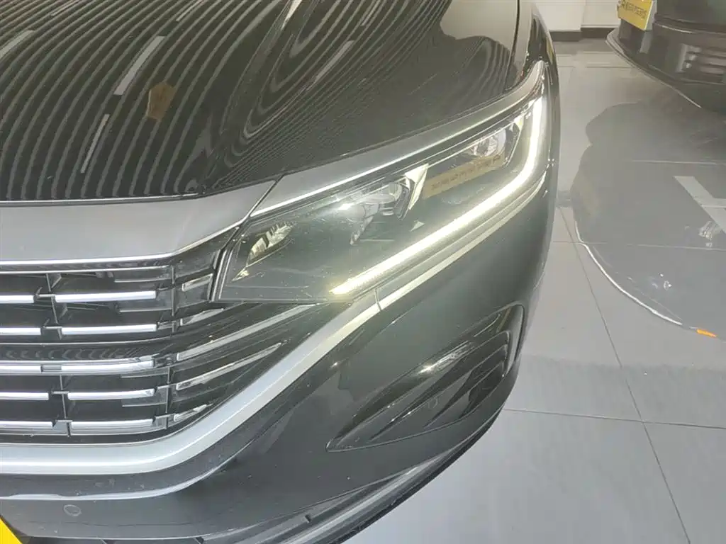 Volkswagen Passat — фото 24