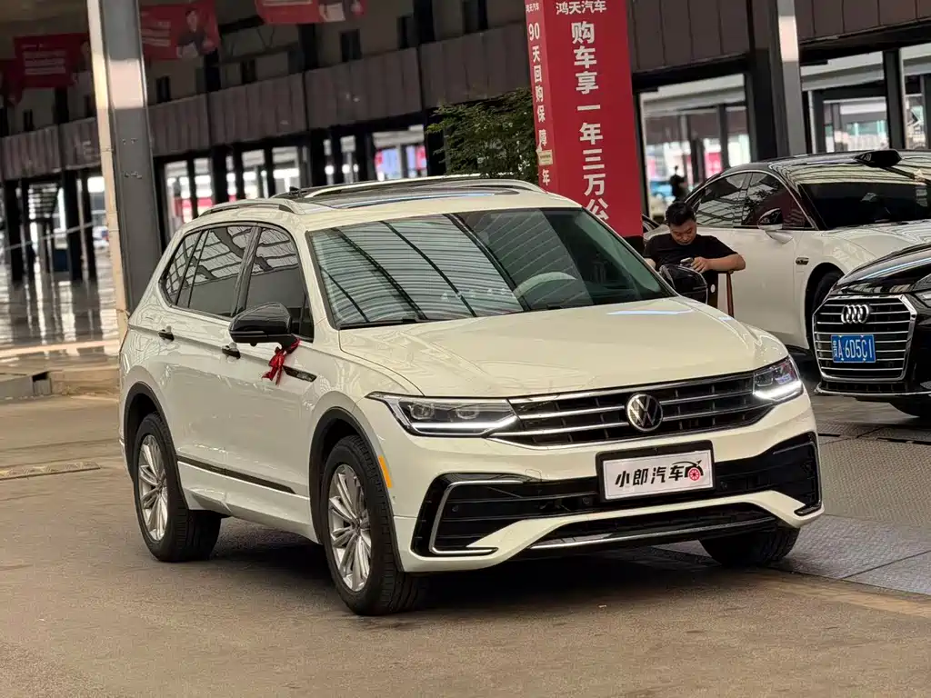 Volkswagen Tiguan L — фото 3