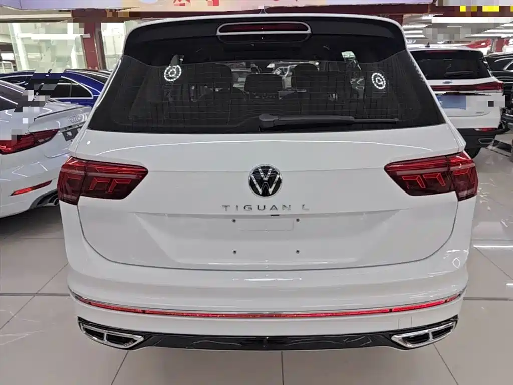 Volkswagen Tiguan L — фото 6