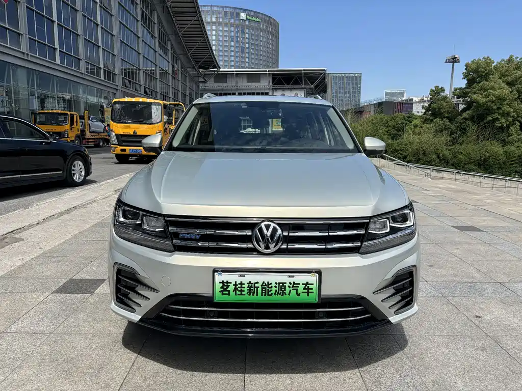 Volkswagen Tiguan L New Energy — фото 2